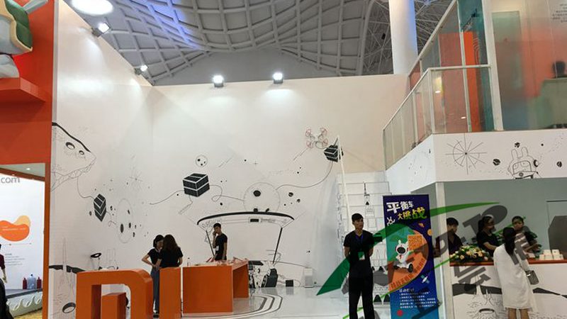 展台搭建成本主要由以下几部分构成：
