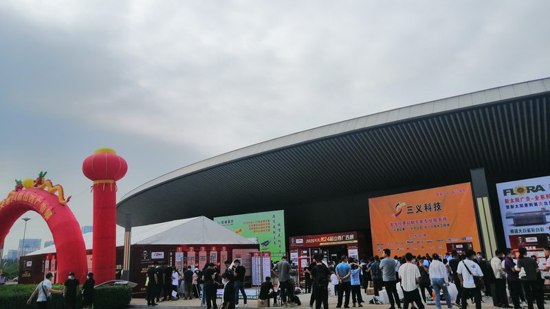 选择代理加盟时，首先要关注加盟品牌的实力。可以从以下几个方面进行考察：